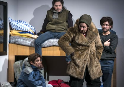 Valeria Correa, Laura Paredes, Elisa Carricajo y Pilar Gamboa en Petróleo, el éxito que estrenaron hace 4 años y que, en estos momentos, están de gira por España