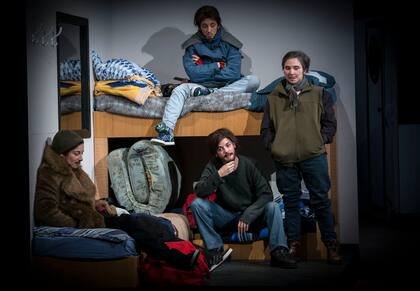 Petroleo. Teatro Metropolitan Sura