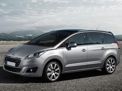 El Peugeot 5008 monovolumen evolucionó en SUV, como su hermano menor 3008
