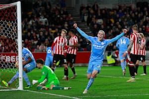 Phil Foden festeja su gol, el del triunfo de Manchester City ante Brentford