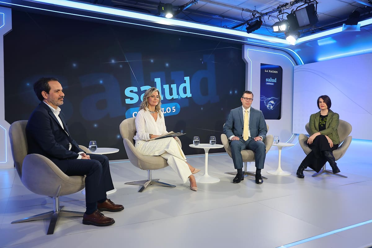 Philip Glaser (Bayer), Carla Quiroga (LA NACION), Sergio Bonás (Haleon) y Carolina López Camelo (Sanofi)