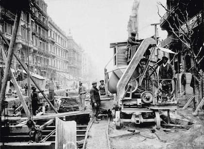 Las obras del subte se hicieron a cielo abierto y en tiempo récord. 1913.