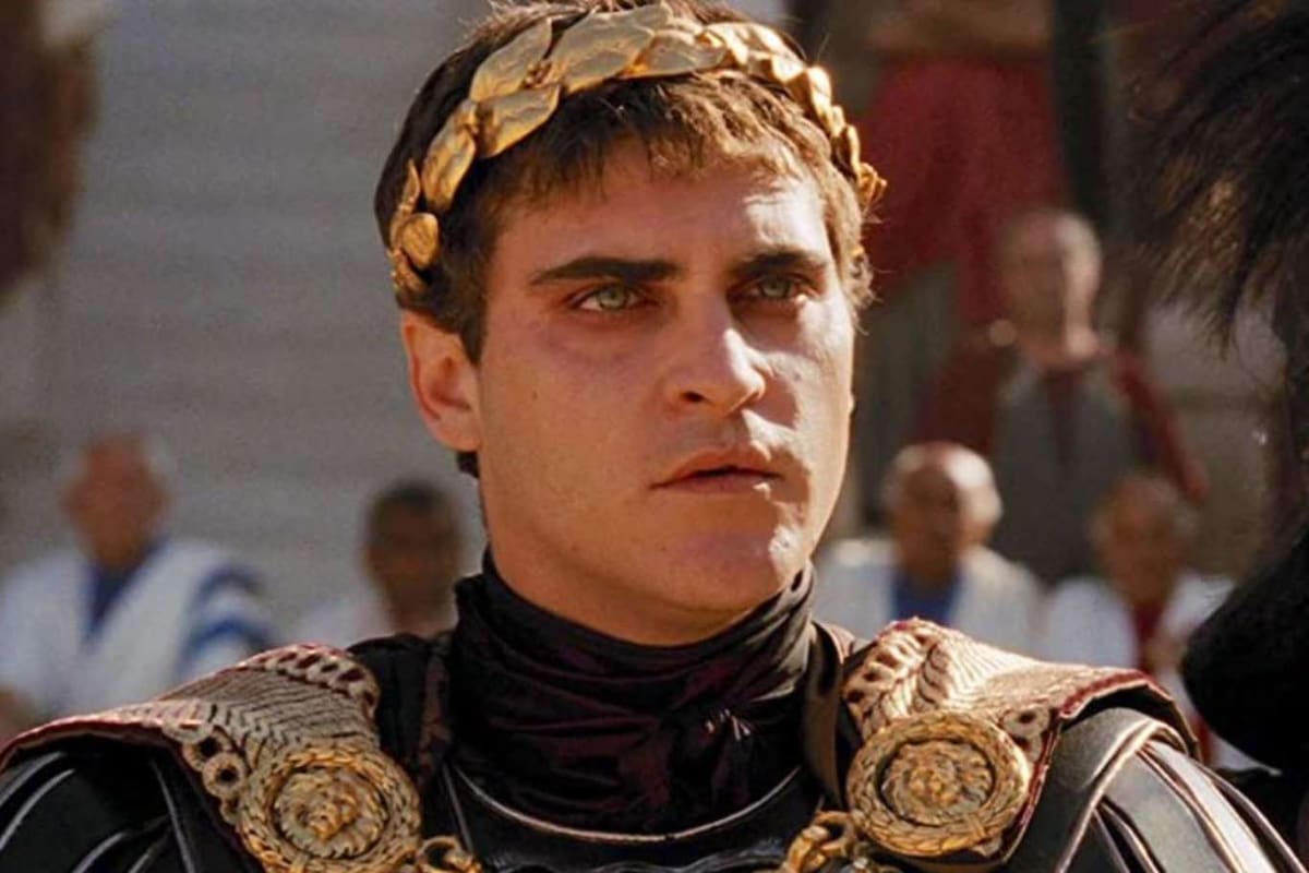 Phoenix fue Cómodo, una malvada autoridad romana en los tiempos del imperio, en el filme Gladiador, del año 2000