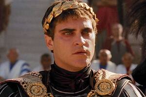 Phoenix fue Cómodo, una malvada autoridad romana en los tiempos del imperio, en el filme Gladiador, del año 2000