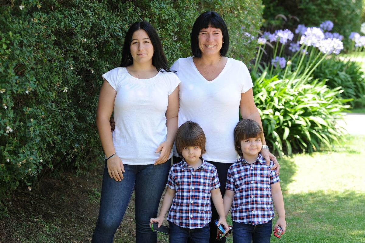 Pía (51) siempre sintió que los hijos no eran un casillero, que no se trata de escribir un libro, plantar un árbol y tener un hijo, sino de lo que cada uno necesita para que la maternidad sea plena.