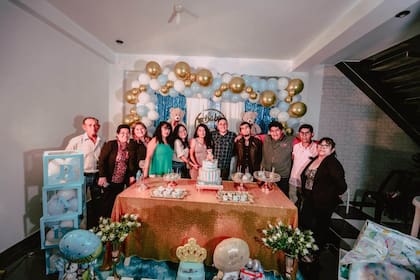 Pia, junto a su familia de origen.