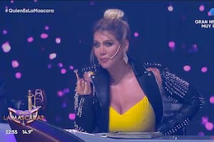 Picante cruce entre Wanda Nara y el tucán Pico en ¿Quién es la máscara (Telefe)