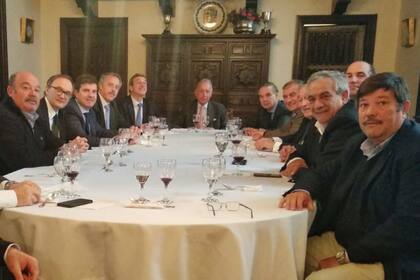 Pichetto con referentes de cámaras de la agroindustria