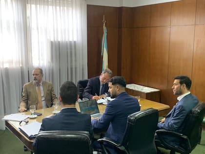 Picirrillo y sus abogados ante los jueces Boico y Llorens