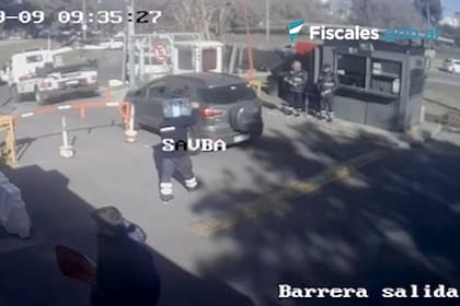 Piden que vaya a juicio un abogado que recuperó su camioneta de un playón de infractores sin pagar el acarreo