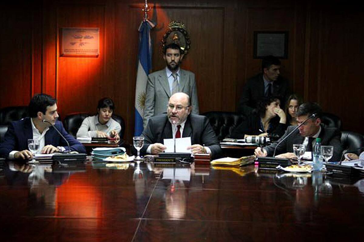 Pidió al Banco Central el detalle de transferencias y buscan detectar si se asoció a su hermano Freddy, un operador judicial