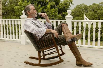 Pierce Brosnan en The Son