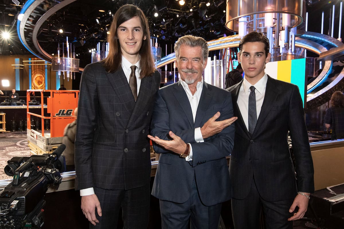 Pierce con Dylan y Paris en la última edición de los Globos de Oro que se realizó presencialmente