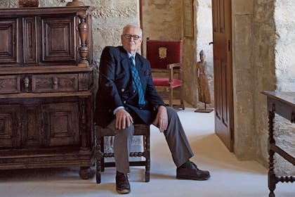 Pierre Cardin, fallecido en las últimas horas, fue el responsable de la restauración del histórico castillo del Marqués de Sade, en Provenza, Francia