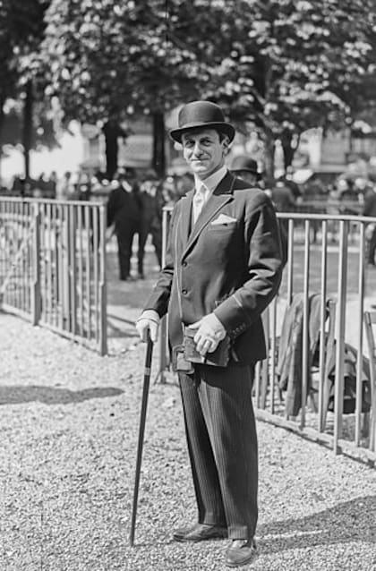 Pierre (foto) y Paul Wertheimer se asociaron con Coco Chanel para producir el perfume número N°5. La sociedad pasó por momentos de gran tensión hasta 1954, cuando la diseñadora el vende sus acciones y también su maison.