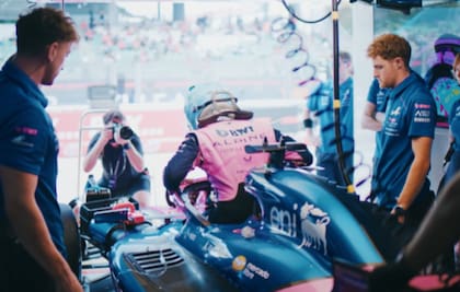 Pierre Gasly desciende de su monoplaza de Alpine