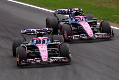 Pierre Gasly y Franco Colapinto pelearon por la posición varias veces en Zandvoort; el argentino terminó 11° y el francés 16°