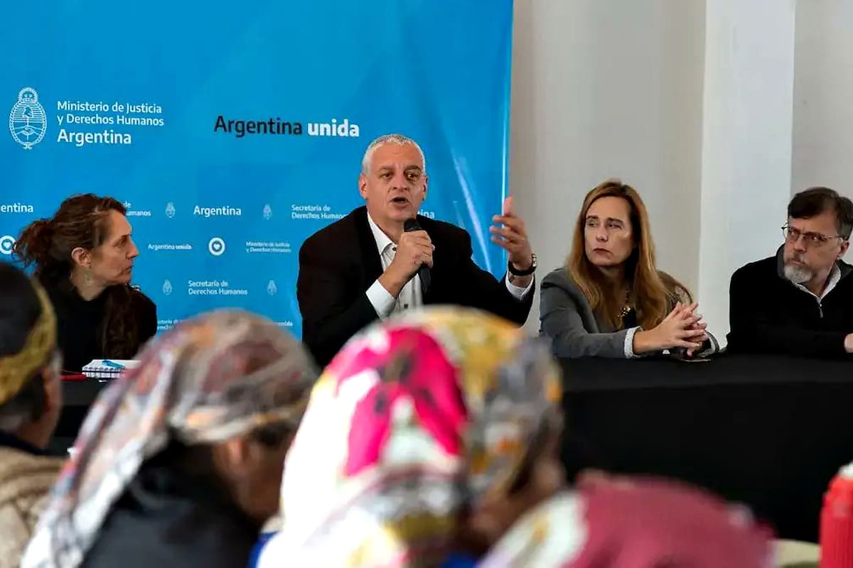 Pietragalla durante la tercera edición de la Mesa de Diálogo por el conflicto territorial en Villa Mascardi