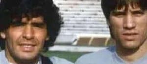 Jugó con Maradona en Napoli y motorizó el recordado partido solidario en el barro: hoy es indigente y está hospitalizado