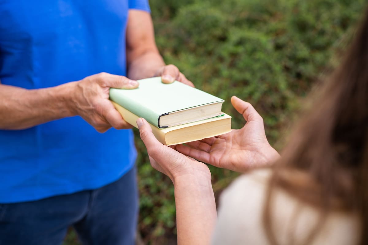 Piladelibros.com es un sitio para intercambiar libros: hay que hacer un match de los títulos buscados y ofrecidos y luego generar un encuentro para concretar el trueque