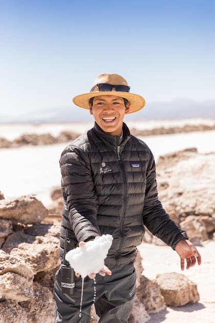 El complejo está montado sobre el blanco salar norteño.