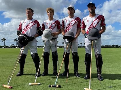Pilot, el otro finalista por la Copa de Oro de la USPA: el patrón Curtis Pilot, MacKenzie Weisz, Matías Torres Zavaleta y Facundo Pieres