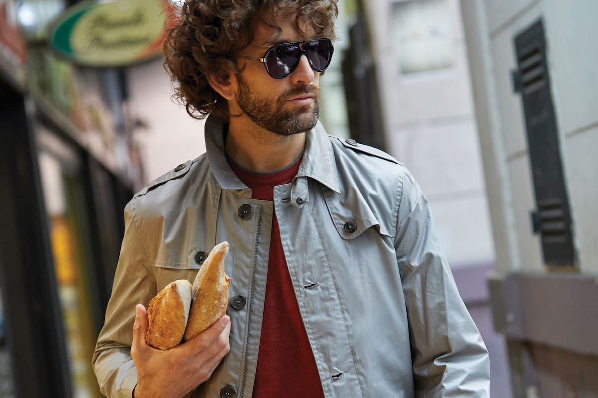 Piloto corto y suéter de lana con cuello redondo (Perramus) y pantalón de corderoy (Levi's)