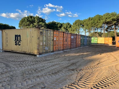 Pina-Store lanzó su operación inicial con 64 contenedores.