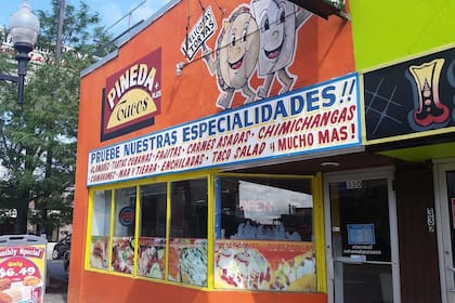 Pineda Tacos Plus es un restaurante mexicano en Minneapolis