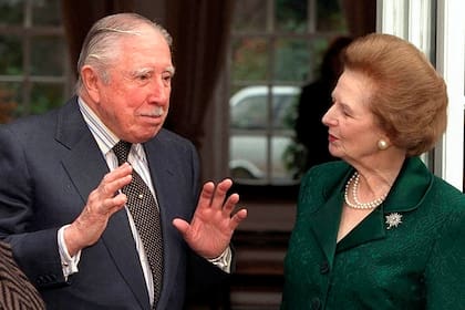 Pinochet y Thatcher mantuvieron su alianza en secreto