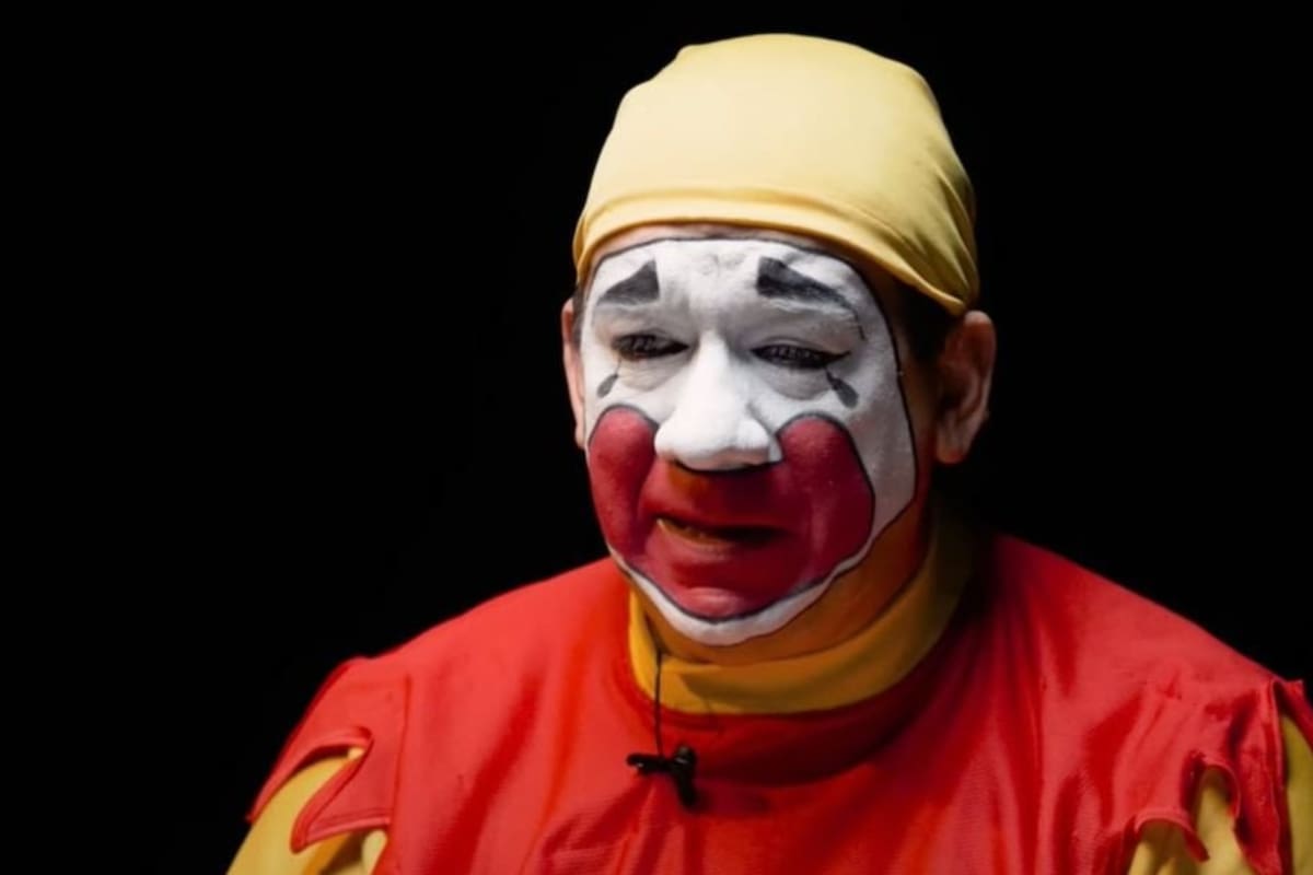 Piñón Fijo mostró el mensaje que recibió en redes sociales (Captura video Caja Negra)