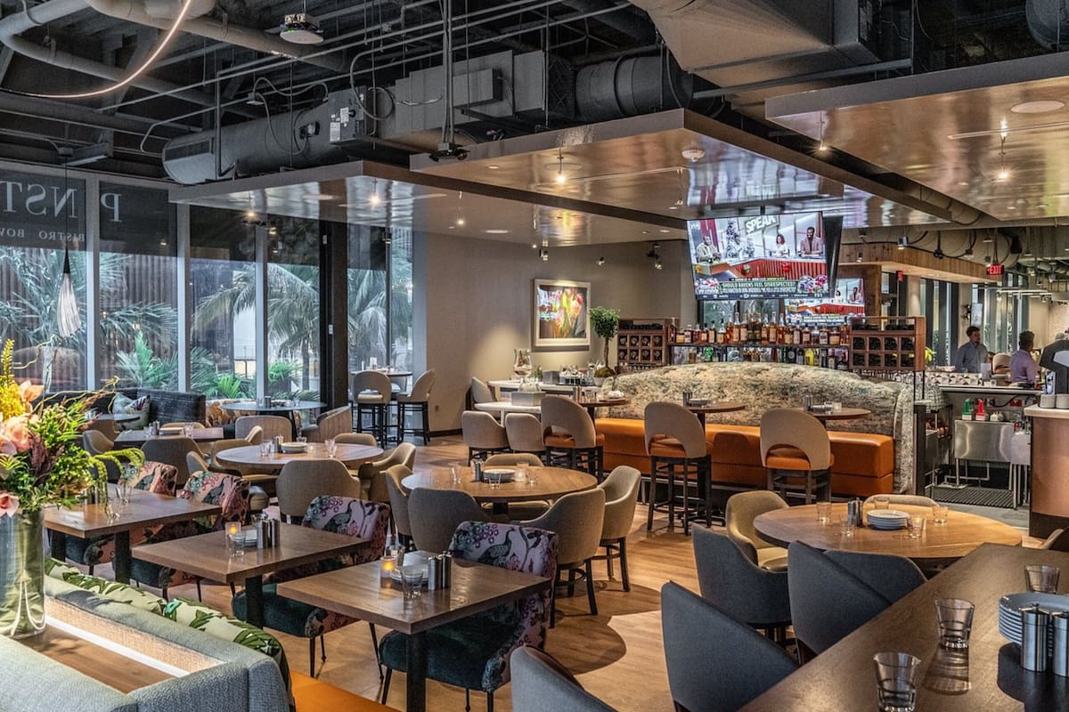 Pinstripes había llegado a cotizar en la Bolsa, con planes de abrir 150 locales