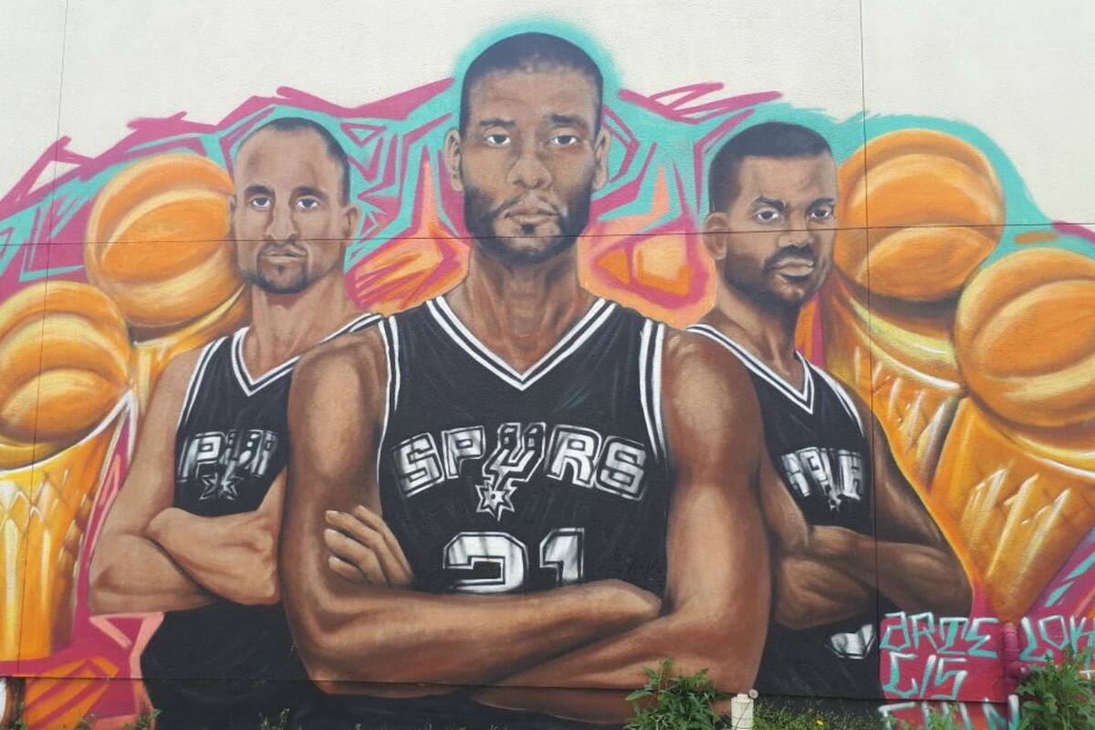 Pintada con la imagen de Manu en las calles de San Antonio