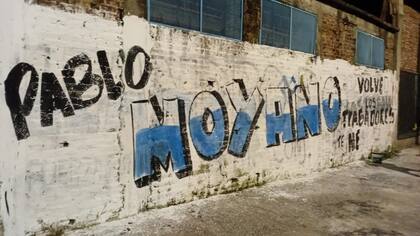 Pintadas que aparecieron en Lanús en las que piden el regreso de Pablo Moyano; la leyenda se la adjudicó la rama de recolección de residuos de Camioneros