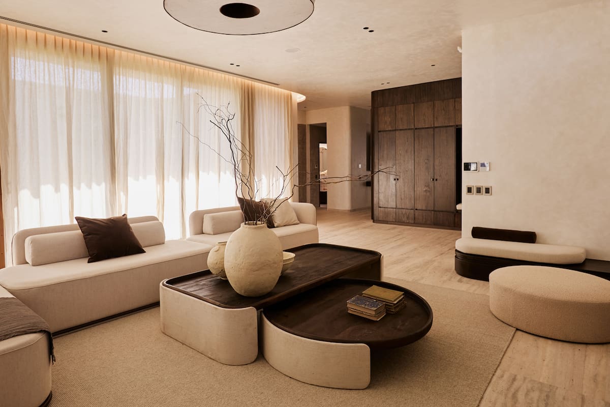 Pintar una casa completa es una decisión que genera un gran cambio en los ambientes