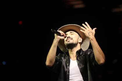 Pintos dedicó su recital a Martín Carrizo.