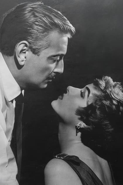 Pioneros de la televisión argentina, Pepe y Ana María
formaron una dupla exitosa gracias a
sus trabajos en comedias como la
recordada "Cómo te quiero, Ana"