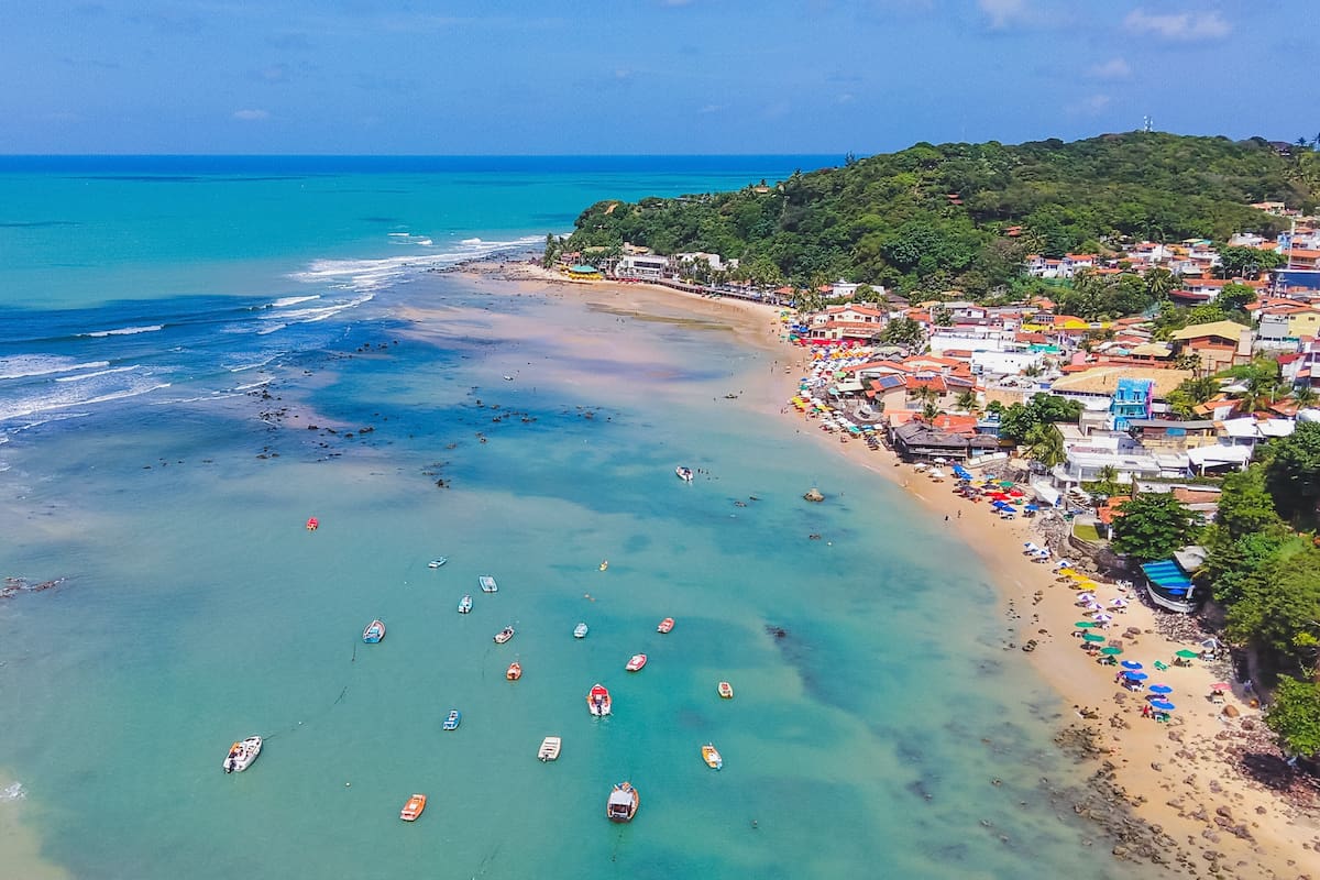 Pipa, la localidad más conocida de la zona, con diferentes playas para elegir y un ritmo de vida que invita a relajarse
