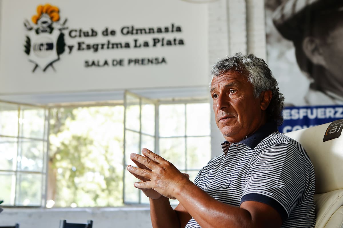 Pipo Gorosito, en la entrevista en Estancia Chica; el entrenador de Gimnasia y Esgrima de la Plata hablo del Lobo, del fútbol argentino y de la selección de Lionel Scaloni