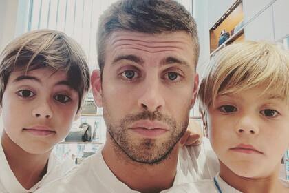 Piqué y Shakira acordaron que sus hijos pasaran lo que resta del mes en Cataluña con su padre, mientras continúan las disputas legales por la custodia (Foto: Instagram @3gerardpique)
