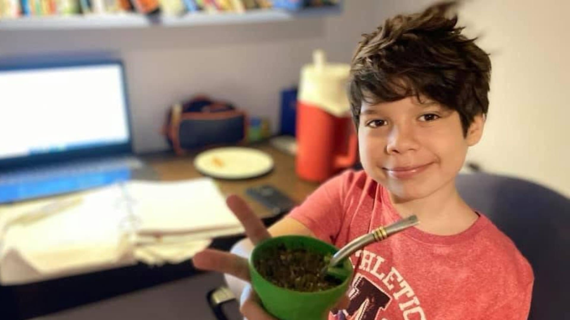“Pisábamos pastillas para poner en una jeringa, medíamos jarabes, probamos un mes de inyecciones diarias, pero nada funcionaba. La epilepsia volvía con más fuerza”.
