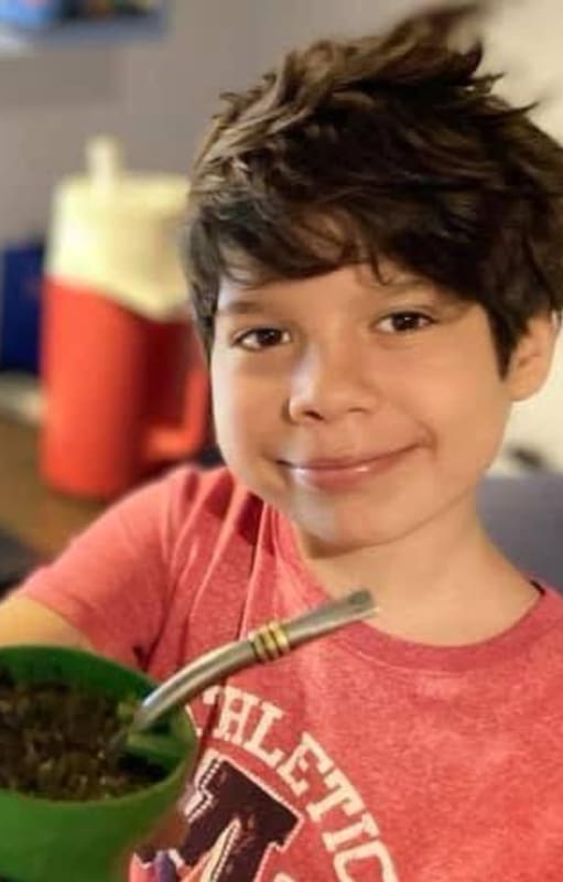 “Pisábamos pastillas para poner en una jeringa, medíamos jarabes, probamos un mes de inyecciones diarias, pero nada funcionaba. La epilepsia volvía con más fuerza”.