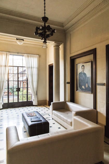 Pisos y molduras de mármol de Carrara en La Casa Hotel Boutique.
