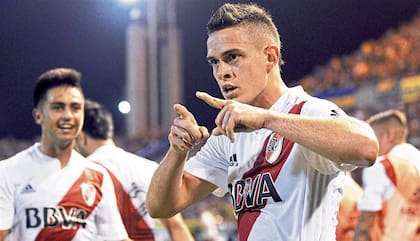 Pity Martínez se asocia al festejo del colombiano Borré, que le puso el nombre a una noche donde los apellidos de Tevez, Scocco o Pratto quedaron eclipsados