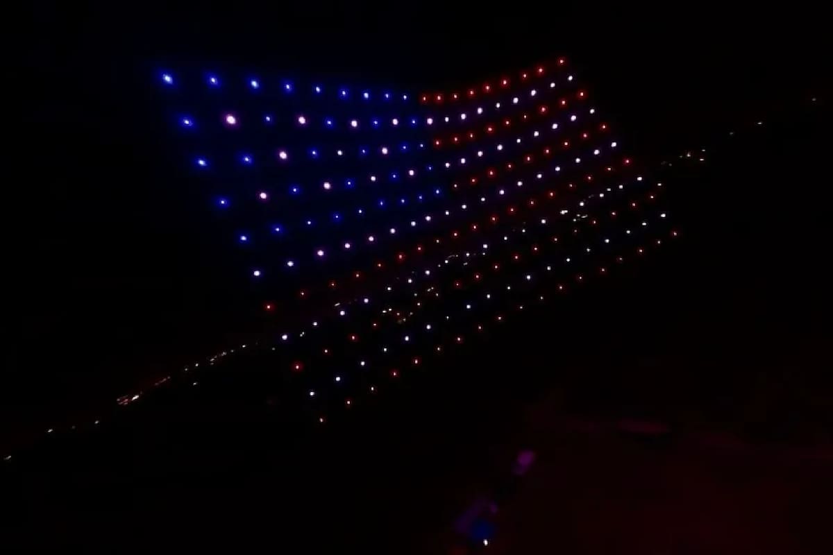 Pixel Swarm Drones se suma a un puñado de otras festividades locales en incorporado esta tecnología de vanguardia en sus tradicionales espectáculos de fuegos artificiales