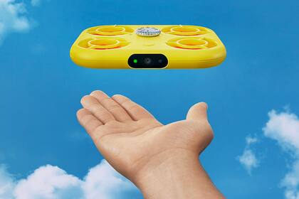 Pixy es el nuevo drone selfe de Snapchat; su funcionamiento es autónomo y viene con cuatro tipos de vuelo predefinidos