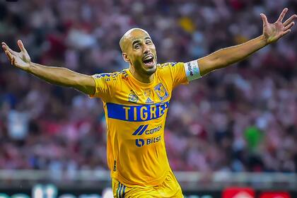 Pizarro se retiró como futbolista para asumir como DT de Tigres