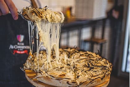 Las variedades de pizza son un "homenaje" a distintos locales porteños.