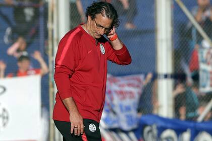 Pizzi es la imagen de la desesperanza; se fue enseguida a los vestuarios tras la derrota
