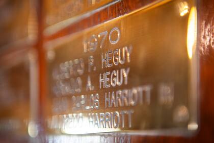 Placa que pone en valor los éxitos del primer equipo de 40 goles.